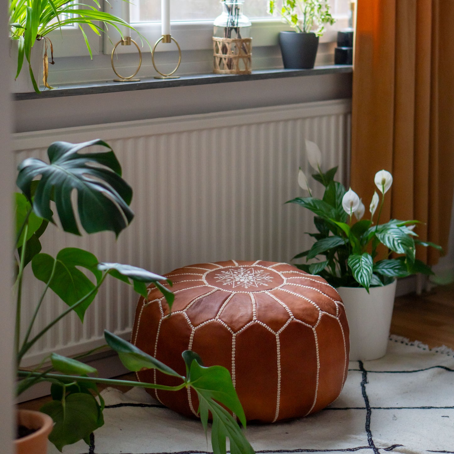 SHAMA - Round Leather Pouf